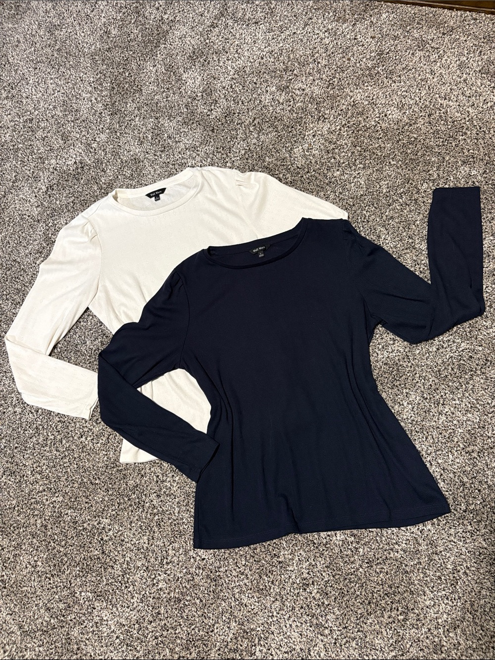 Well Worn Cream Blue Long Sleeve Crewneck Tops Set of 2 Large